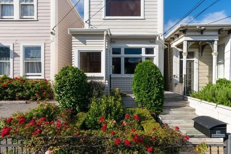 Photo of property in 16 Caroline Street, Mount Victoria, Wellington, 6011
