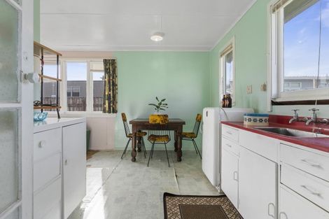 Photo of property in 207 Tamaki Road, Whangamata, 3620