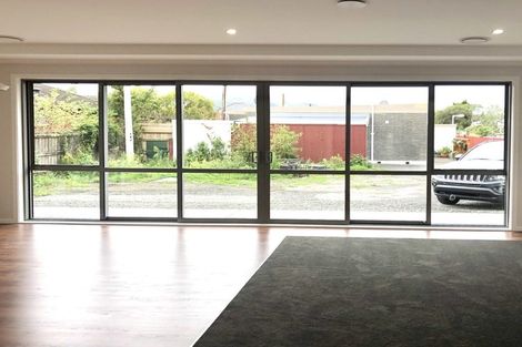 Photo of property in 21/27 Whites Line West, Woburn, Lower Hutt, 5010
