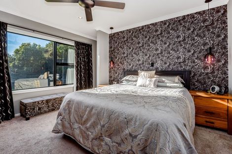 Photo of property in 15 Glenorchy Way, Aotea, Porirua, 5024