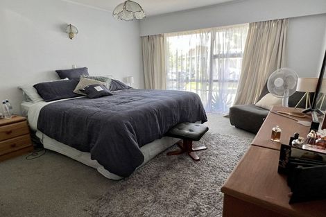 Photo of property in 19 Cascades Road, Pakuranga Heights, Auckland, 2010