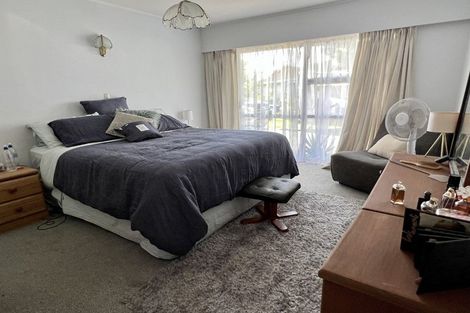 Photo of property in 19 Cascades Road, Pakuranga Heights, Auckland, 2010