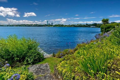 Photo of property in 4/76 Shakespeare Road, Milford, Auckland, 0620