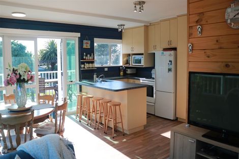 Photo of property in 102 Blue Pacific Parade, Riversdale Beach, Masterton, 5872