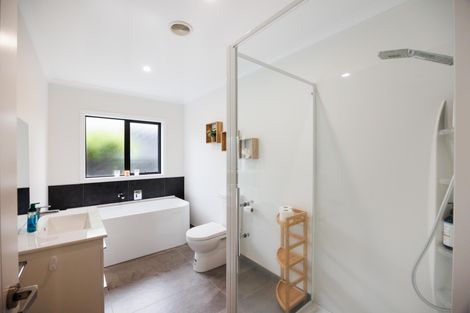 Photo of property in 24b Roberts Line, Kelvin Grove, Palmerston North, 4414