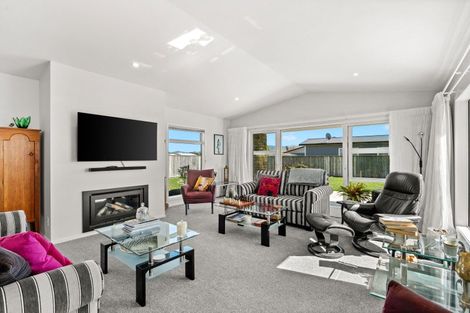 Photo of property in 13 Kea Court, Carterton, 5713