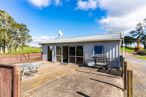 Photo of property in 1043 Whananaki Road North, Opuawhanga, Hikurangi, 0181