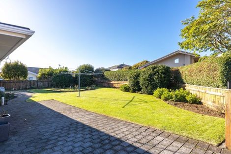 Photo of property in 3a Kinross Drive, Merrilands, New Plymouth, 4312