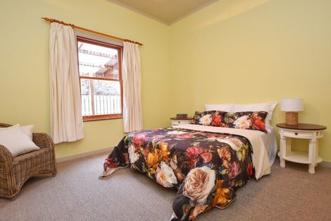 Photo of property in 62 Kent Street, Carterton, 5713