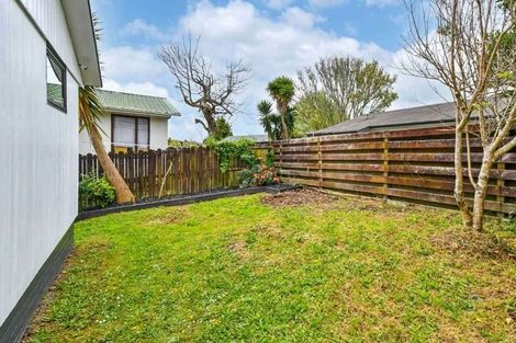 Photo of property in 2/10 Nearco Street, Randwick Park, Auckland, 2105
