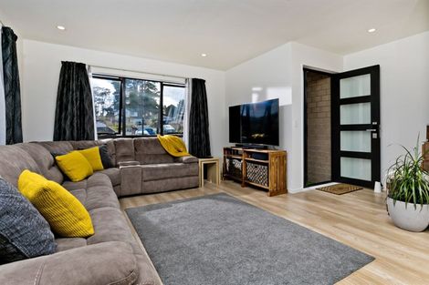 Photo of property in 11 Verdot Close, Kumeu, 0810