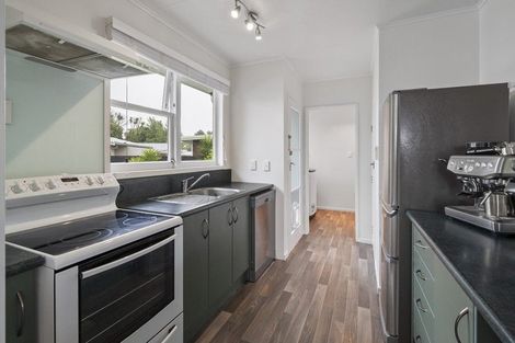 Photo of property in 6 Kimberley Grove, Westbrook, Palmerston North, 4412