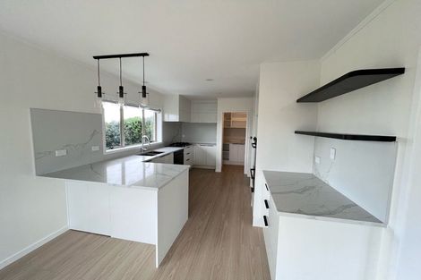 Photo of property in 11 Snowden Place, Opaheke, Papakura, 2113