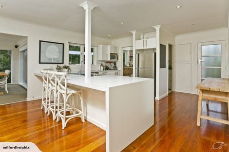 Photo of property in 19a Waterloo Road, Milford, Auckland, 0620