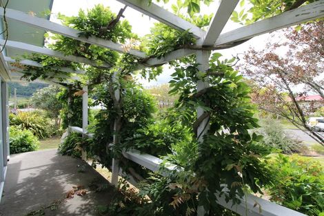 Photo of property in 16 Fenruss Street, Fairy Springs, Rotorua, 3015