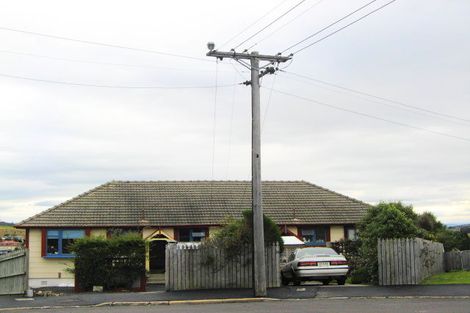Photo of property in 16 Milford Avenue, Calton Hill, Dunedin, 9012
