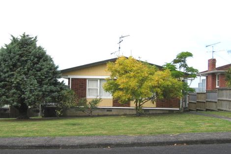 Photo of property in 39 Manhattan Heights, Glendene, Auckland, 0602