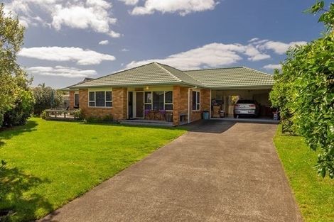 Photo of property in 18 Cholmondeley Crescent, Whitianga, 3510