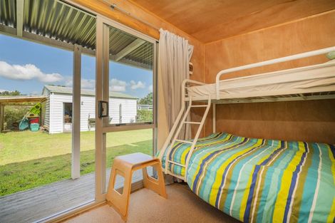 Photo of property in 23 Hawk Hill Crescent, Cooks Beach, Whitianga, 3591