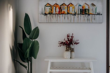 Photo of property in 2/21 Nearco Street, Randwick Park, Auckland, 2105