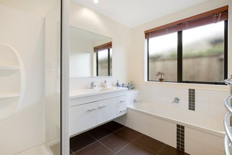 Photo of property in 34 Carrington Drive, Papamoa Beach, Papamoa, 3118