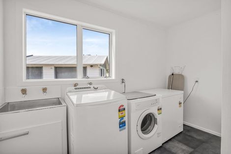 Photo of property in 11 Leander Place, Milson, Palmerston North, 4414
