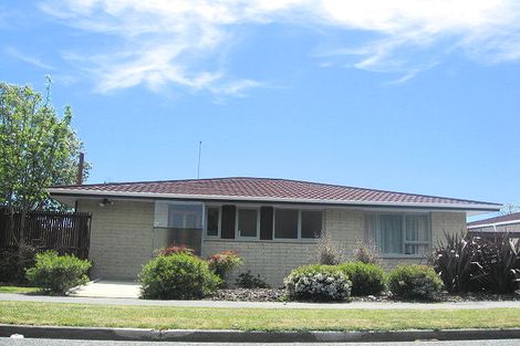 Photo of property in 1/96 Lake Terrace Road, Burwood, Christchurch, 8061