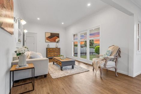 Photo of property in 1/13 Clevedon Road, Papakura, 2110