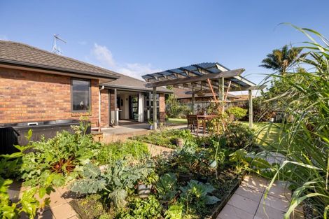 Photo of property in 34 Carrington Drive, Papamoa Beach, Papamoa, 3118