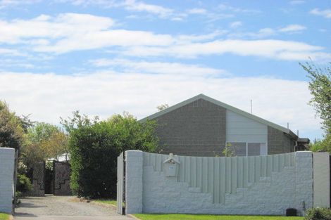 Photo of property in 10 Somerset Place, Woodend, 7610