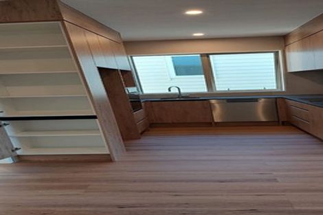 Photo of property in 1a Taupiko Place, Green Bay, Auckland, 0604