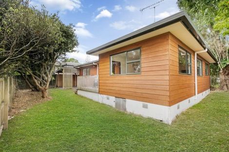 Photo of property in 2/73 Bond Crescent, Forrest Hill, Auckland, 0620