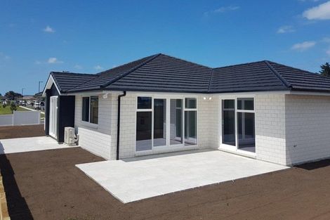 Photo of property in 89 Kaurinui Crescent, One Tree Point, 0118