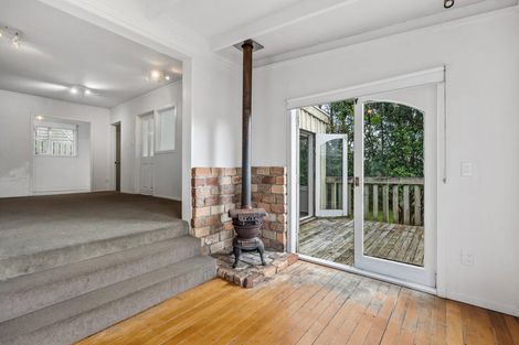 Photo of property in 37 Makiri Street, Helensville, 0800