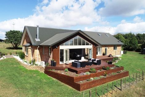 Photo of property in 105 Medhurst Road, Bombay, 2675