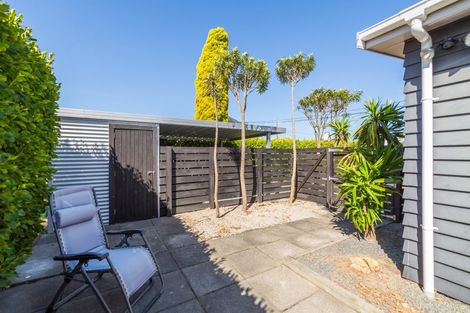 Photo of property in 43 Sackville Street, Martinborough, 5711