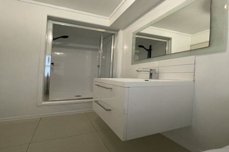 Photo of property in 15 Brunton Place, Glenfield, Auckland, 0629