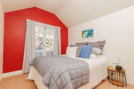 Photo of property in 11 Glen Road, Kelburn, Wellington, 6012