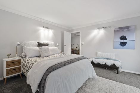 Photo of property in 2/52 Maxwelton Drive, Mairangi Bay, Auckland, 0630