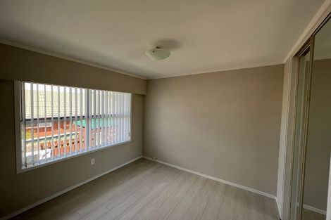 Photo of property in 2/52 Bentley Avenue, Glenfield, Auckland, 0629