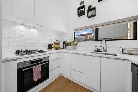 Photo of property in 58b Spinella Drive, Bayview, Auckland, 0629