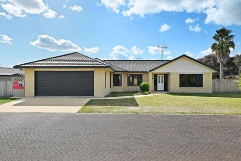 Photo of property in 36 Cairns Crescent, Rototuna, Hamilton, 3210