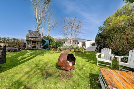Photo of property in 113 Govett Avenue, Frankleigh Park, New Plymouth, 4310