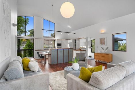 Photo of property in 60 Palmerston Road, Birkenhead, Auckland, 0626