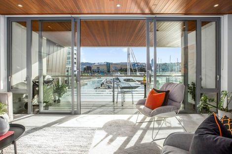 Photo of property in Clyde Quay Wharf, 1/7b Clyde Quay Wharf, Te Aro, Wellington, 6011