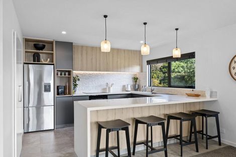 Photo of property in 32 Soleares Avenue, Mount Pleasant, Christchurch, 8081