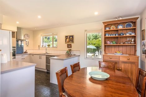 Photo of property in 107 Bay View Road, Moncks Bay, Christchurch, 8081