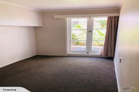 Photo of property in 76 Wade River Road, Stanmore Bay, Whangaparaoa, 0932