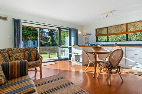 Photo of property in 847 Matapouri Road, Matapouri, Whangarei, 0173