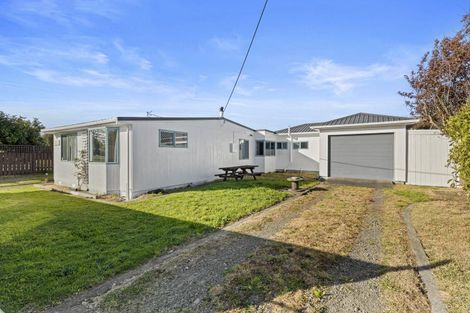 Photo of property in 9 Koura Street, Tangimoana, 4822